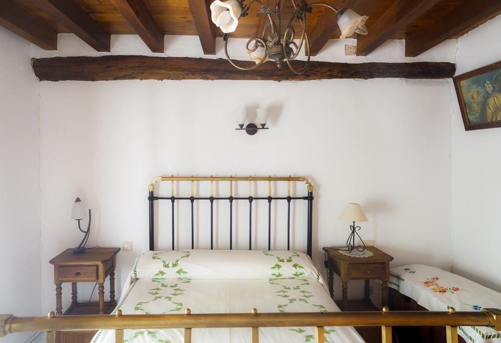 La Casa Del Tio Venancio Guest House Caracenilla Room photo